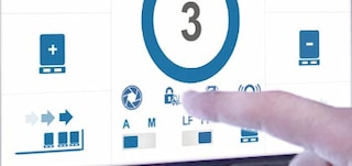 The locking system strengthens the contact between the shuttle and the forks