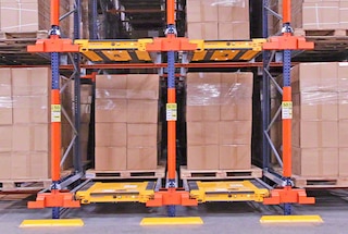 The shuttle repeats the operation until filling the storage lane completely