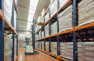 A push-back pallet rack increases safety in operations, as forklifts do not enter the racking