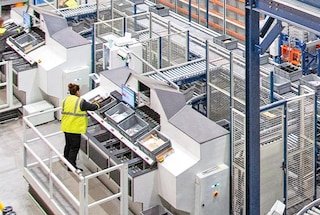 Automating manual operations optimizes warehouse efficiency