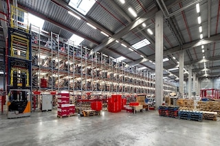 1,200,000 items and counting: the new, expanded Spartoo logistics center furnished with Mecalux storage systems
