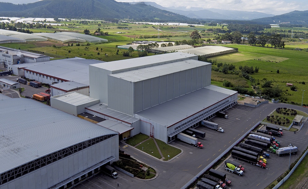 Grupo Familia has a 115’ high automated clad-rack warehouse capable of handling around 17,000 pallets