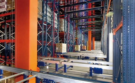 The food company Grupo Siro has increased its capacity and productivity with a 118’ high clad-rack warehouse