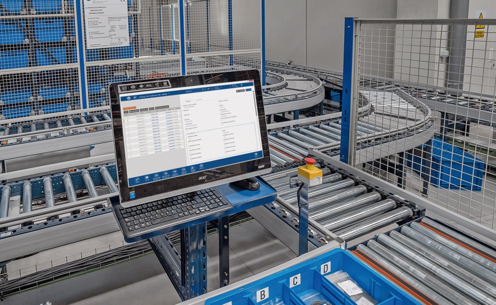 The automated picking warehouse is managed by the Easy WMS warehouse management system by Intelake Mecalux