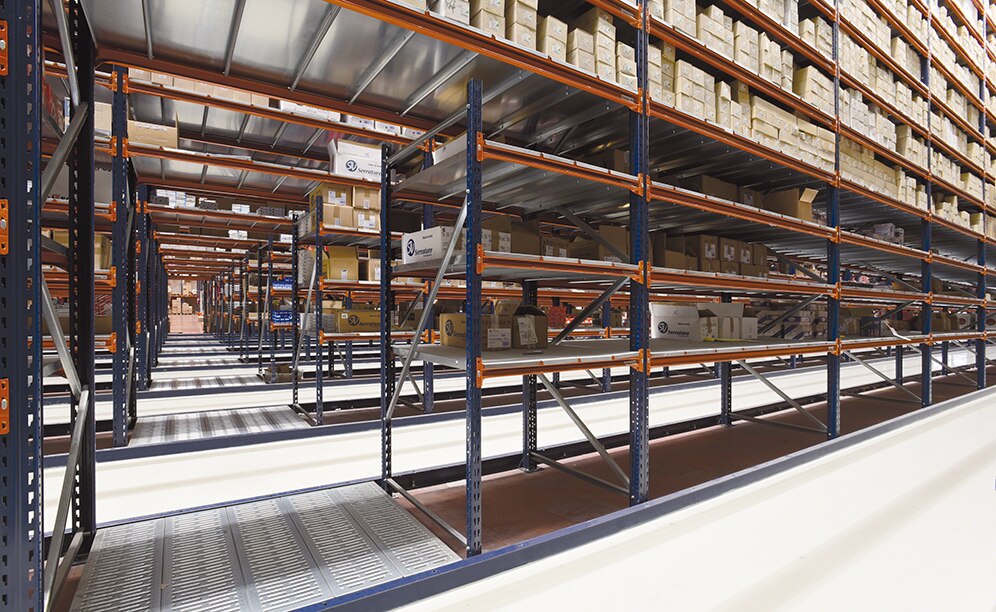 Example of pallet racking at Malfatti & Tacchini warehouse- Interlake ...