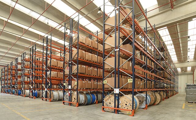 Mecalux supplied pallet racking that offers a storage capacity of more than 20,200 pallets Mecalux supplied pallet racking that offers a storage capacity of more than 20,200 pallets