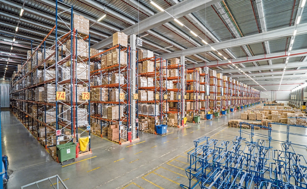 Mecalux outfits a new logistics center for DHL on the outskirts of Madrid