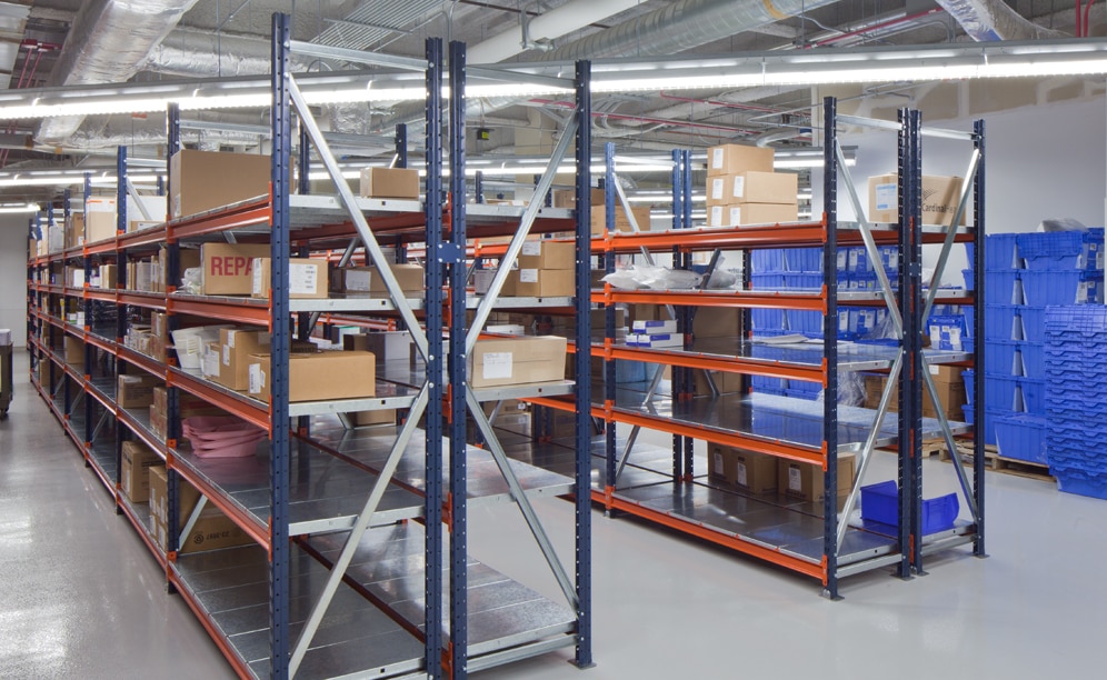 The galvanized steel shelving added to the rack allows for easier stacking and removal of simple handpicked goods, as there is less storage friction