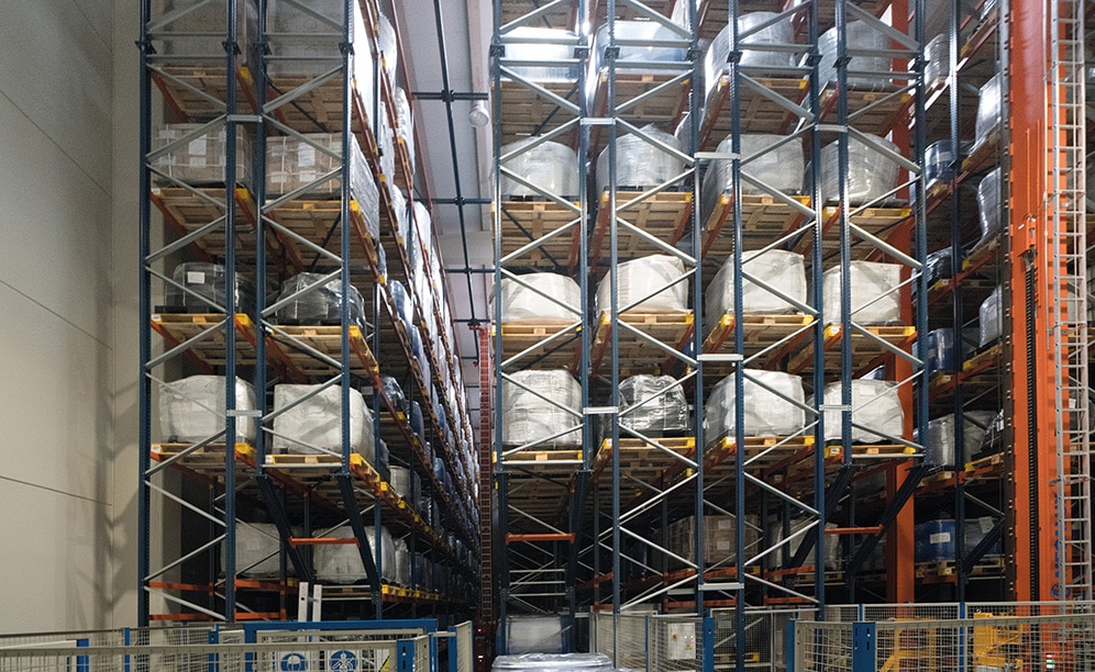 The warehouse is composed of two aisles with double-deep racks on both sides that measure 125’ long and 50’ high