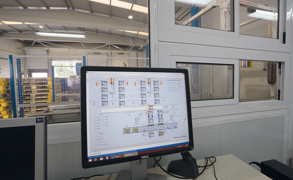 The warehouse is directed and organized using the Easy WMS by Interlake Mecalux and the Galileo control software